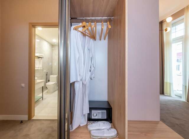 Отель Newport Hotel Kutaisi Кутаиси-14