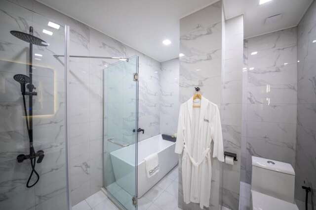 Отель Newport Hotel Kutaisi Кутаиси-16